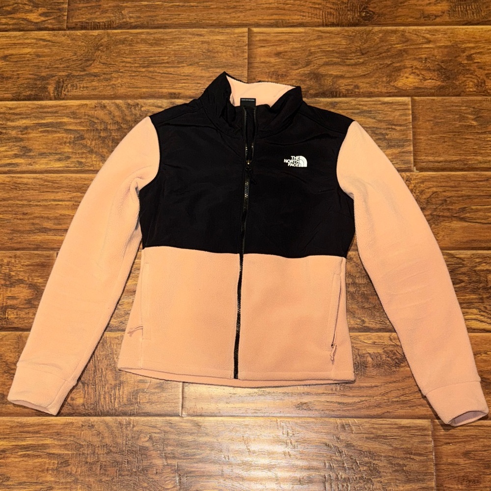 The North Face Women's Black and Pink Ski Jacket